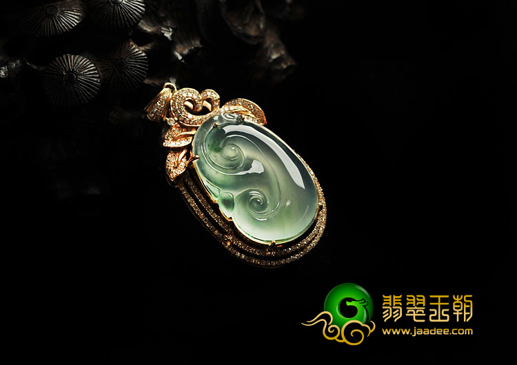 冰玻种飘花缅甸翡翠A货镶玫瑰金如意胸坠（真钻）