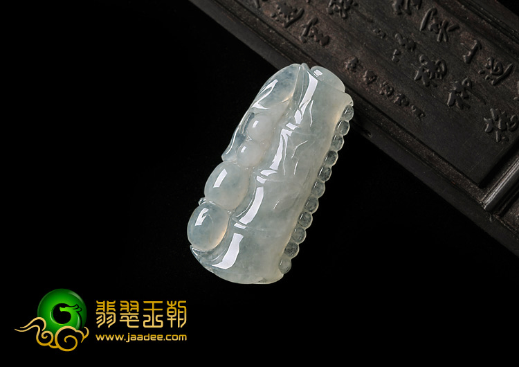 冰种淡晴水缅甸翡翠A货节节高挂件