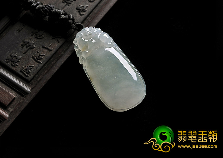 冰种晴水缅甸翡翠A货福瓜挂件