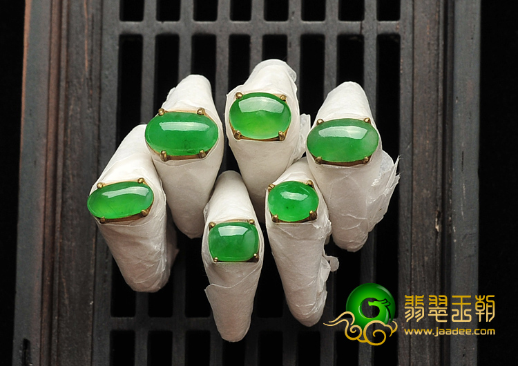 冰种翠色满绿缅甸翡翠A货戒面（一批走）