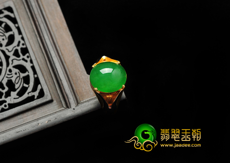 糯冰种阳绿满绿缅甸翡翠A货戒面
