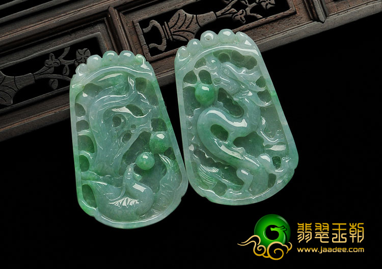 冰种飘翠缅甸翡翠A货龙凤牌挂件（一对）