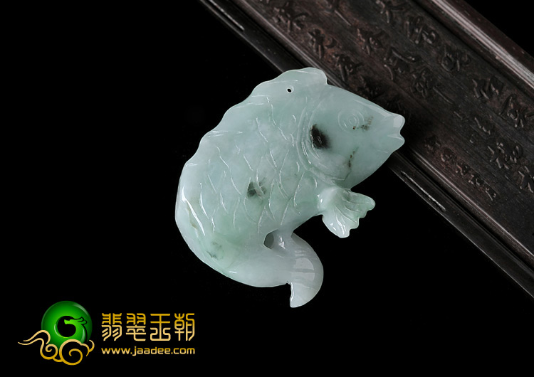 糯冰种飘花缅甸翡翠A货鱼小手玩件