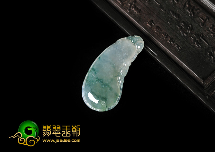 冰种飘花缅甸翡翠A货福瓜挂件