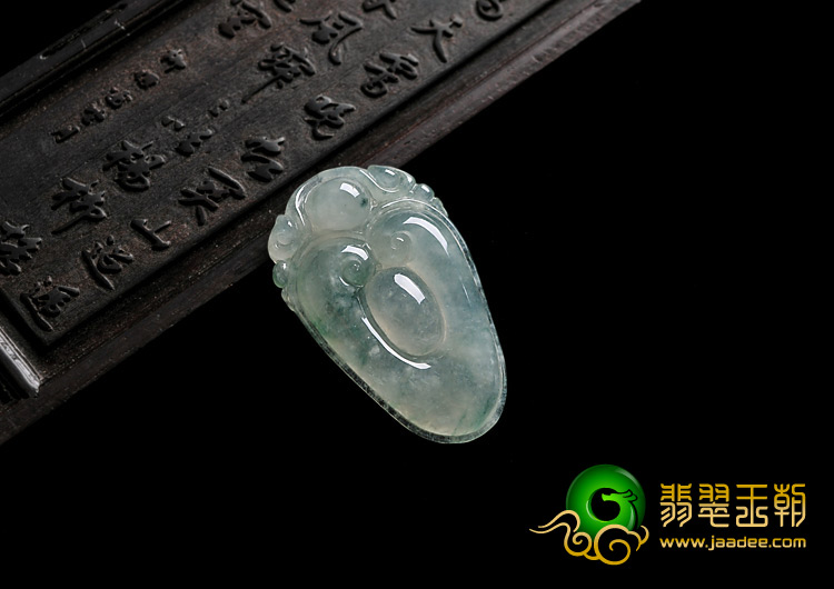 冰种飘花缅甸翡翠A货双龙如意挂件