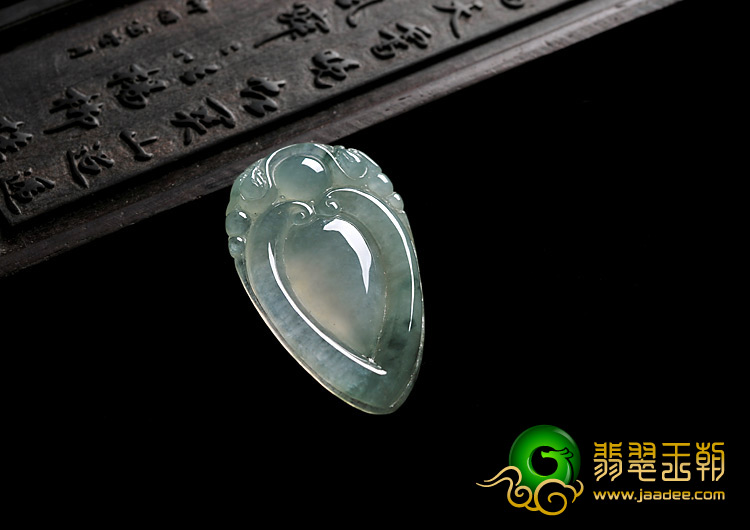 冰种飘花缅甸翡翠A货双龙如意挂件