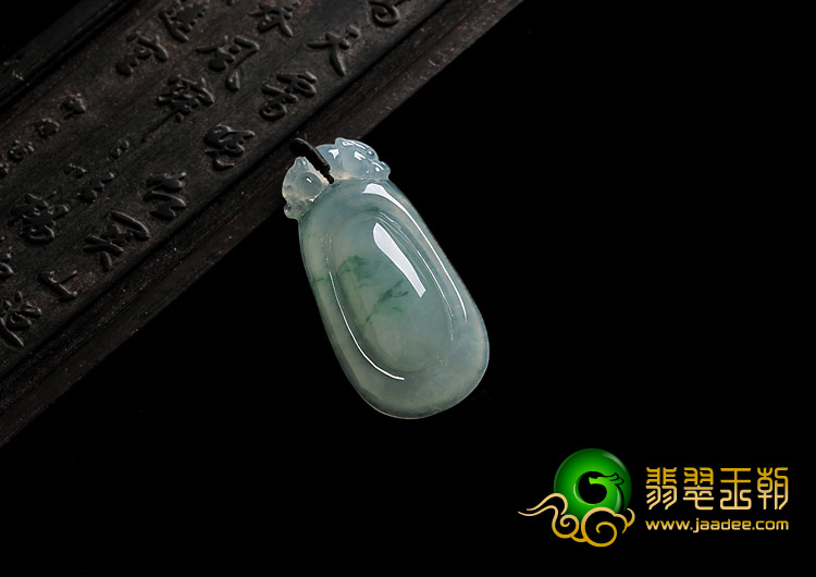冰种飘花缅甸翡翠A货双龙如意挂件