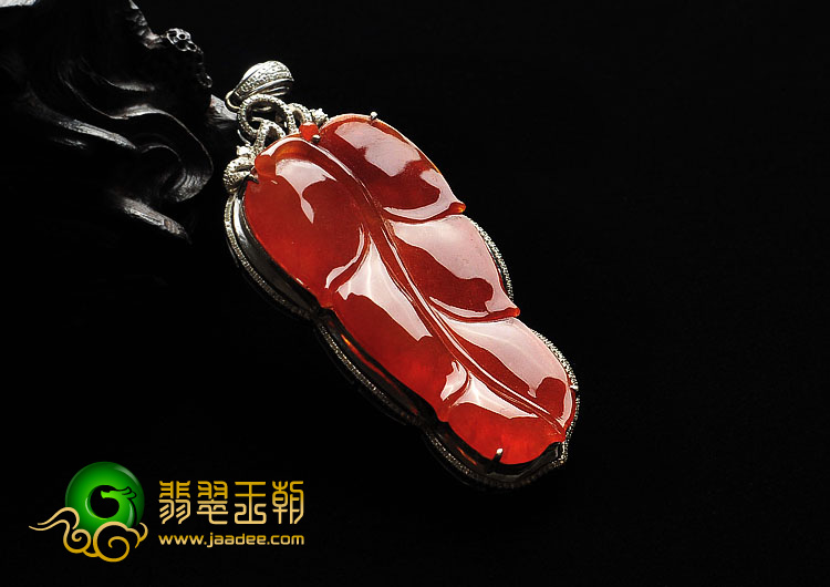冰玻种红翡缅甸翡翠A货镶白金红翡金枝玉叶胸坠（真钻）