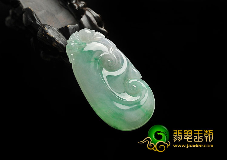 糯冰种晴水飘绿花缅甸翡翠A货如意挂件