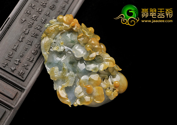 糯冰种黄翡飘花缅甸翡翠A货富贵花开手玩件