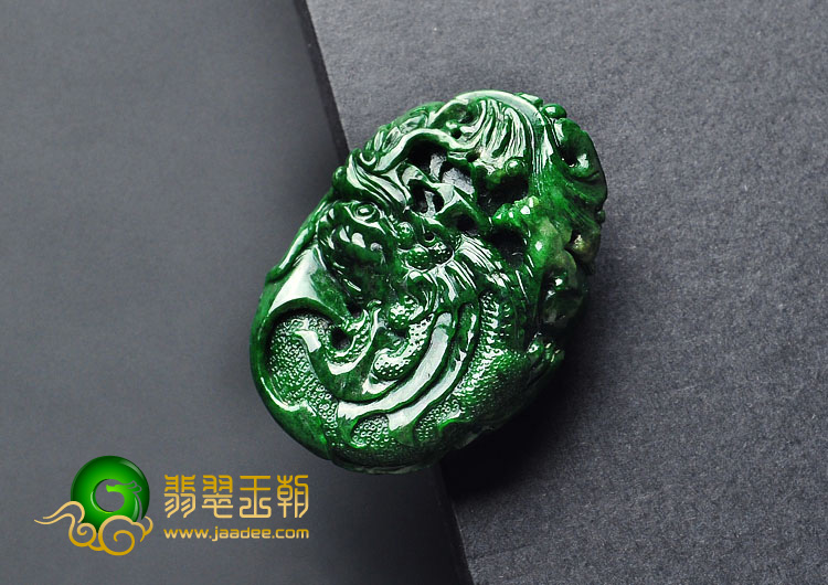 细糯种浓绿缅甸翡翠A货龙腾四海挂件