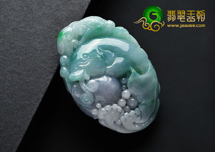 糯冰种春带彩缅甸翡翠A货年年有余手玩件
