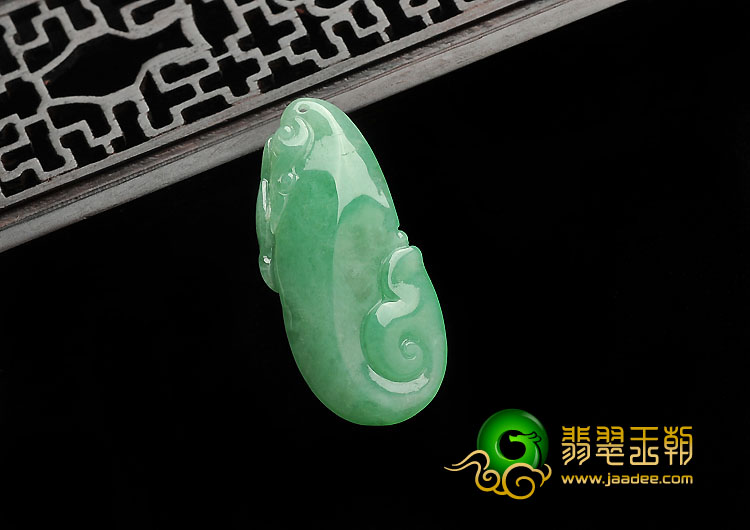 糯冰种苹果绿缅甸翡翠A货如意挂件