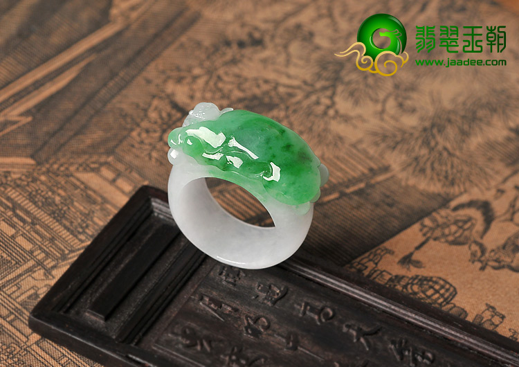 糯冰种阳绿缅甸翡翠A货如意指环