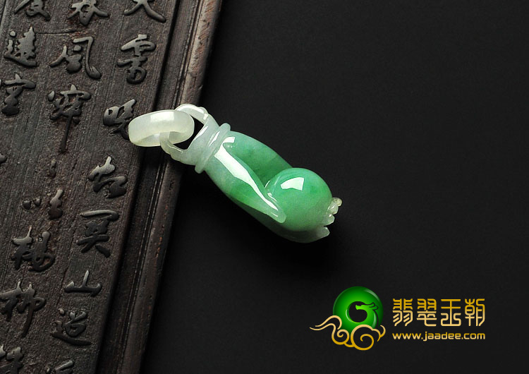 糯冰种翠色缅甸翡翠A货佛手挂件