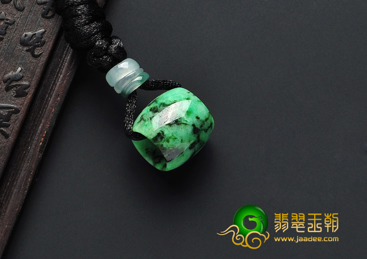细糯种癣加绿缅甸翡翠A货路路通挂件