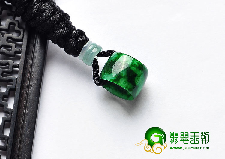 糯冰种浓绿缅甸翡翠A货路路通挂件