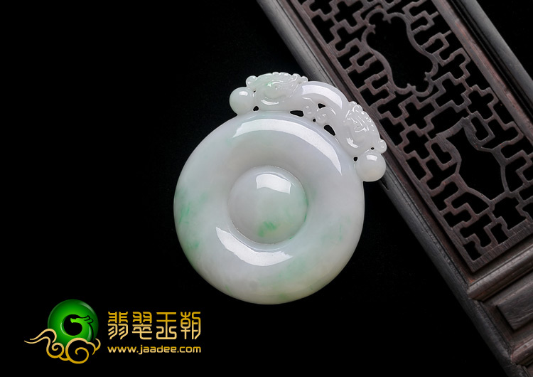 糯冰种春带彩缅甸翡翠A货双龙如意挂件