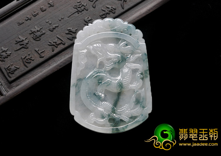 糯冰种飘花缅甸翡翠A货龙凤牌挂件