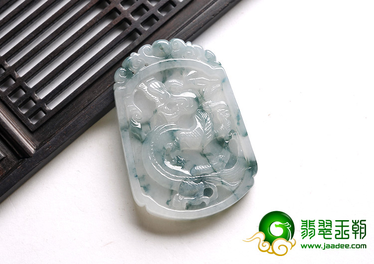 糯冰种飘花缅甸翡翠A货龙凤牌挂件