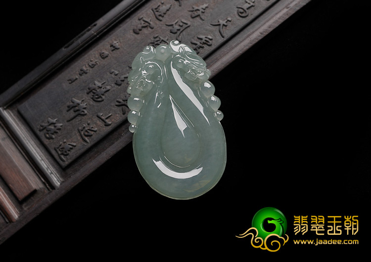 糯冰种晴水缅甸翡翠A货双龙如意挂件