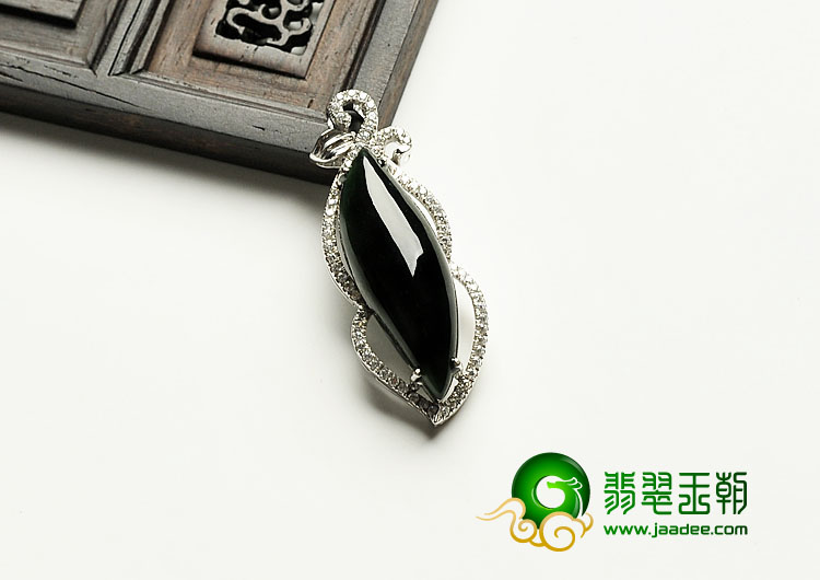 冰种墨翠缅甸翡翠A货镶银胸坠（水钻）