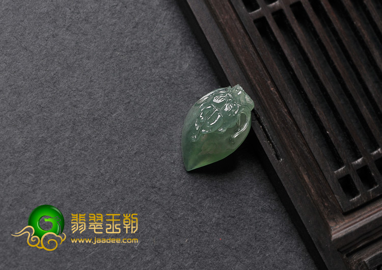 冰种晴水缅甸翡翠A货龙头戒面