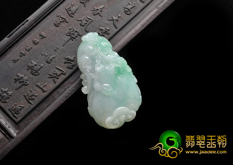 糯冰种飘翠缅甸翡翠A货灵猴献寿挂件