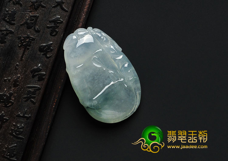 冰种略飘花缅甸翡翠A货节节高挂件
