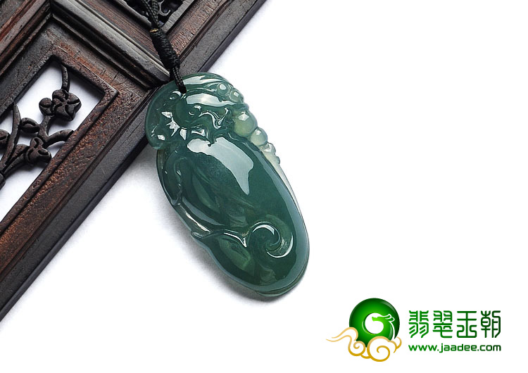 冰种油青缅甸翡翠A货龙鱼挂件