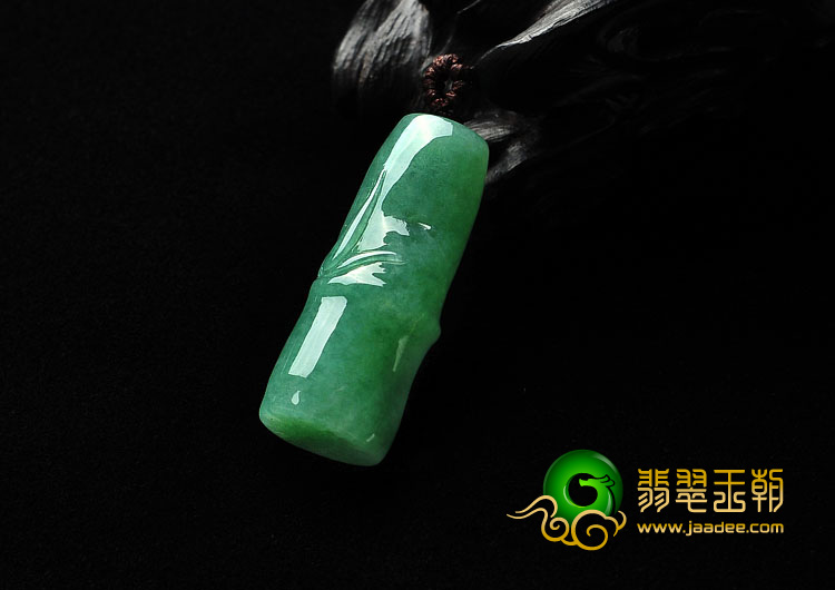 糯冰种阳豆绿缅甸翡翠A货节节高挂件