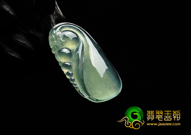 冰玻种晴水缅甸翡翠A货古龙吐珠挂件