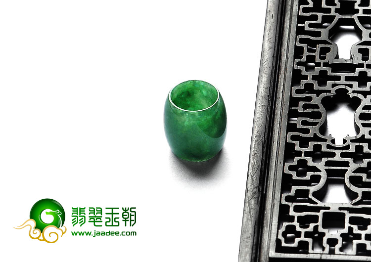 糯冰种豆色缅甸翡翠A货路路通挂件