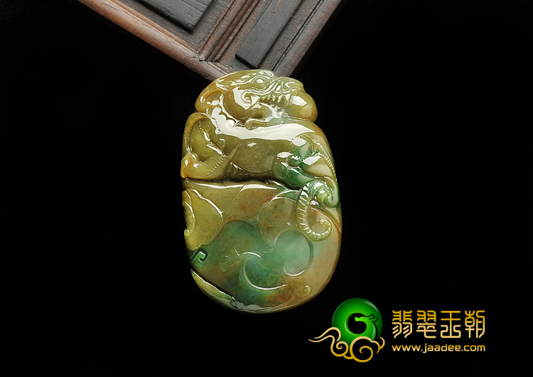 糯冰种褐黄翡加绿缅甸翡翠A货古龙吐珠挂件