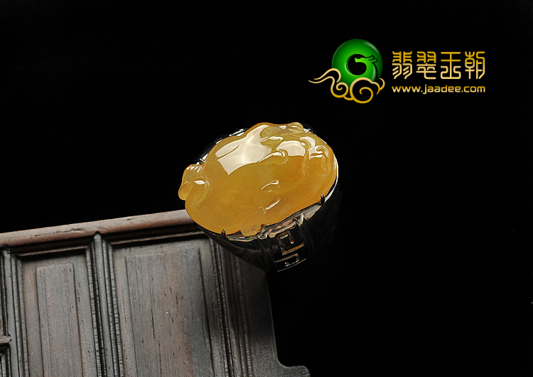 冰种黄翡缅甸翡翠A货镶白金金蟾戒指
