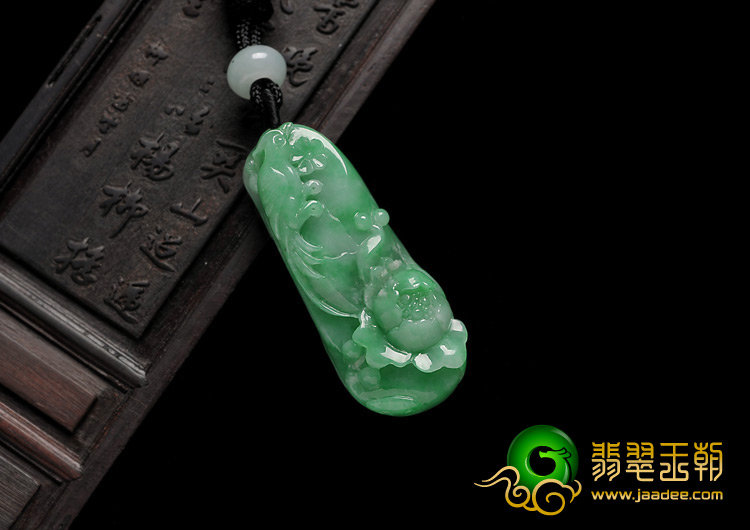 糯冰种翠色缅甸翡翠A货富贵花开挂件