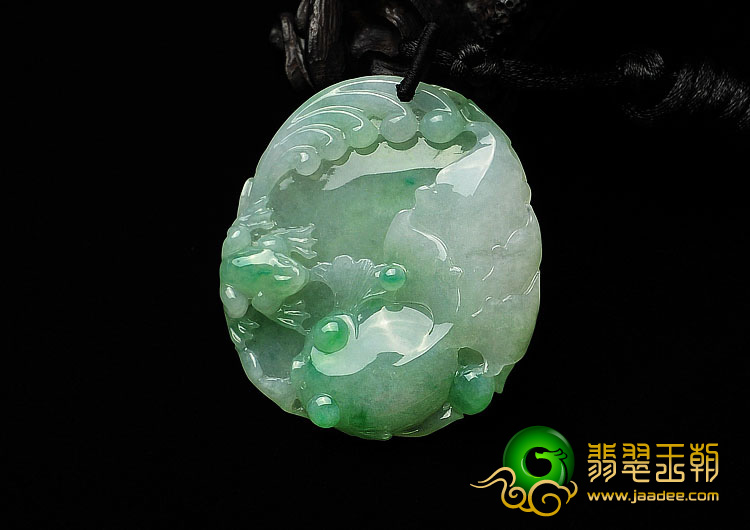 糯冰种翠色缅甸翡翠A货年年有余挂件