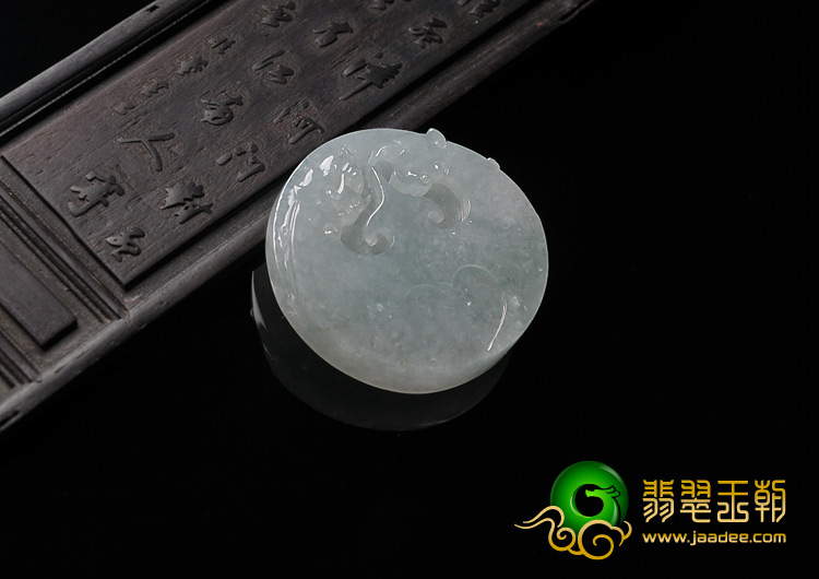 糯冰种晴水缅甸翡翠A货龙凤牌挂件