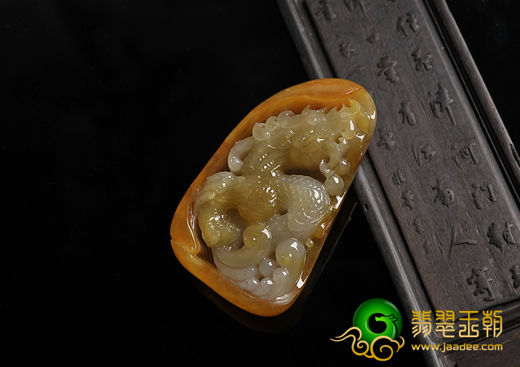 糯冰种黄翡缅甸翡翠A货飞龙挂件