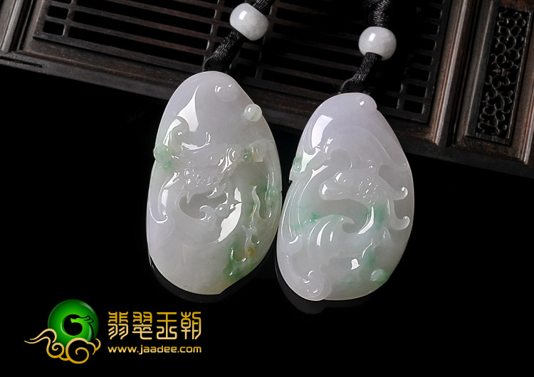 糯冰种春带彩缅甸翡翠A货龙凤呈祥挂件（一对）