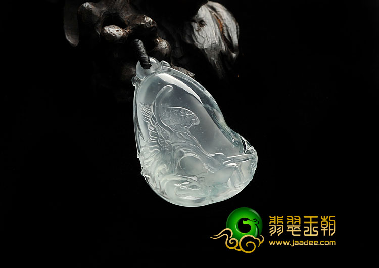 玻璃种晴水缅甸翡翠A货仙鹤挂件