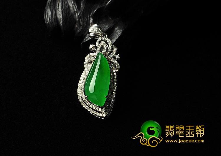 冰种阳绿满绿缅甸翡翠A货镶白金水滴胸坠（真钻）