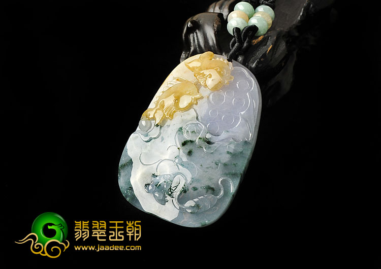 糯冰种多彩缅甸翡翠A货年年有余挂件