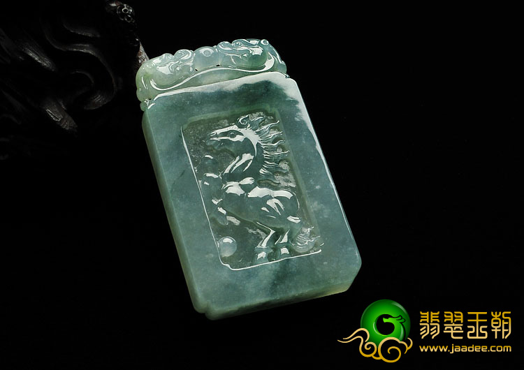 (超值推荐)糯冰种晴水缅甸翡翠A货龙马精神挂件