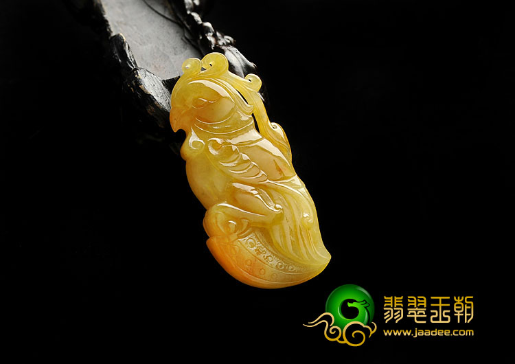 糯冰种黄翡缅甸翡翠A货雏鸟新蹄挂件