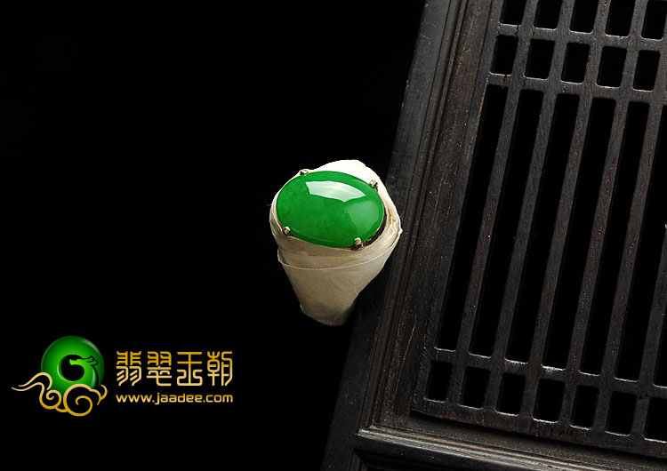 糯冰种阳绿满绿缅甸翡翠A货戒面