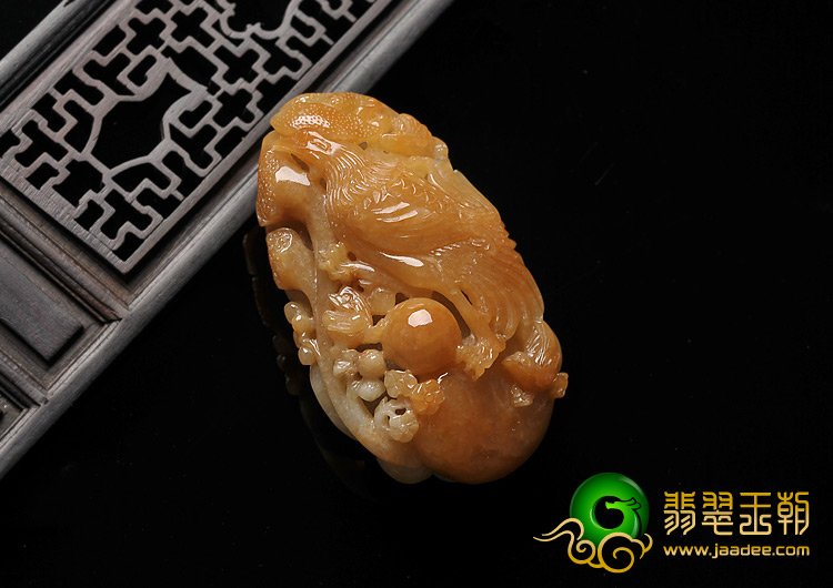 糯冰种红黄翡缅甸翡翠A货冠上加官挂件