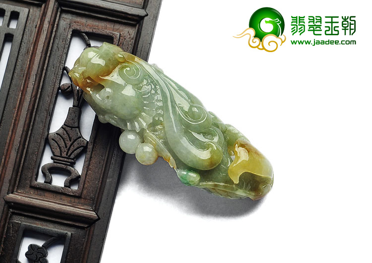 糯冰种三彩缅甸翡翠A货龙头鱼挂件