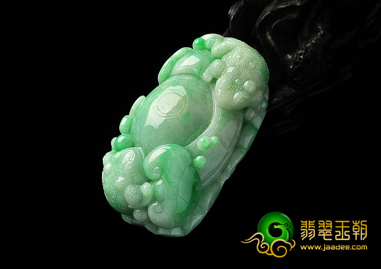 细糯种豆色缅甸翡翠A货连年进财挂件