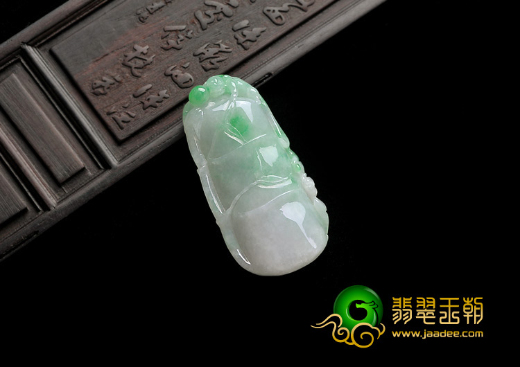 糯冰种淡春带彩缅甸翡翠A货节节高挂件